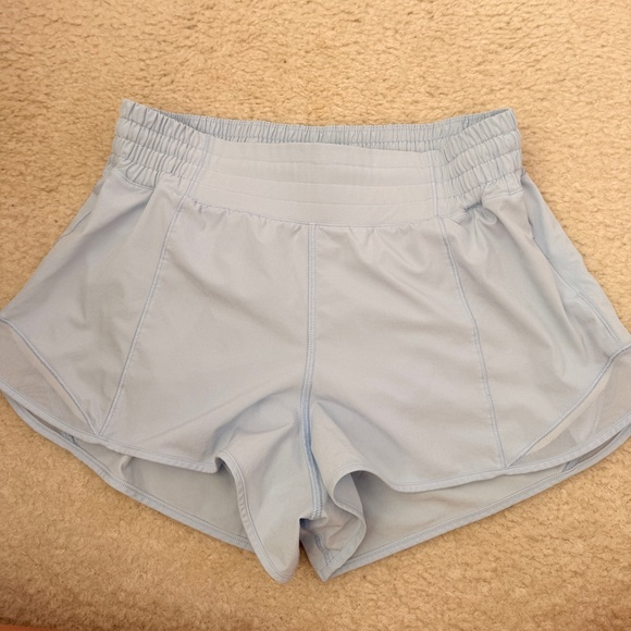 Lululemon hotty shorts high rise - Picture 1 of 3